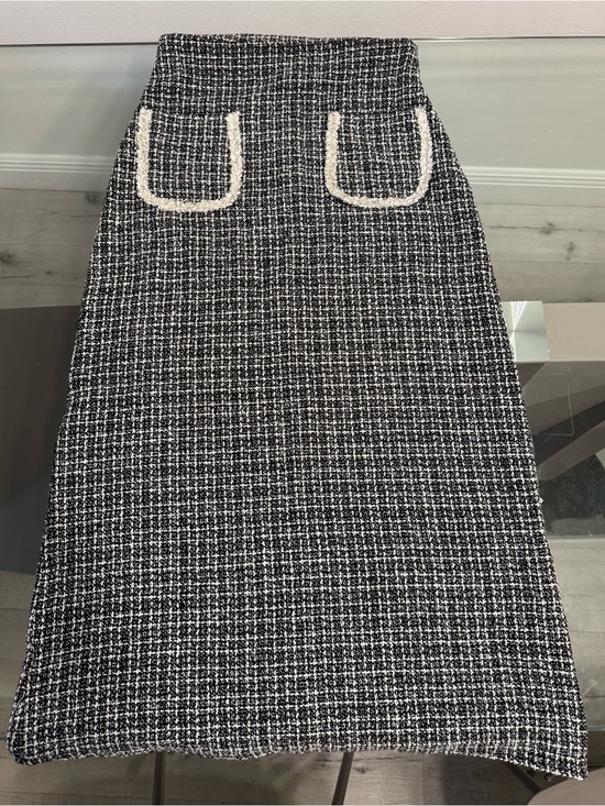 Dresses & Skirts - Black & White Tweed Pencil Skirt with Pockets